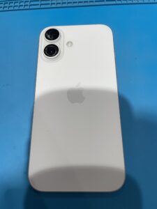 iPhone16